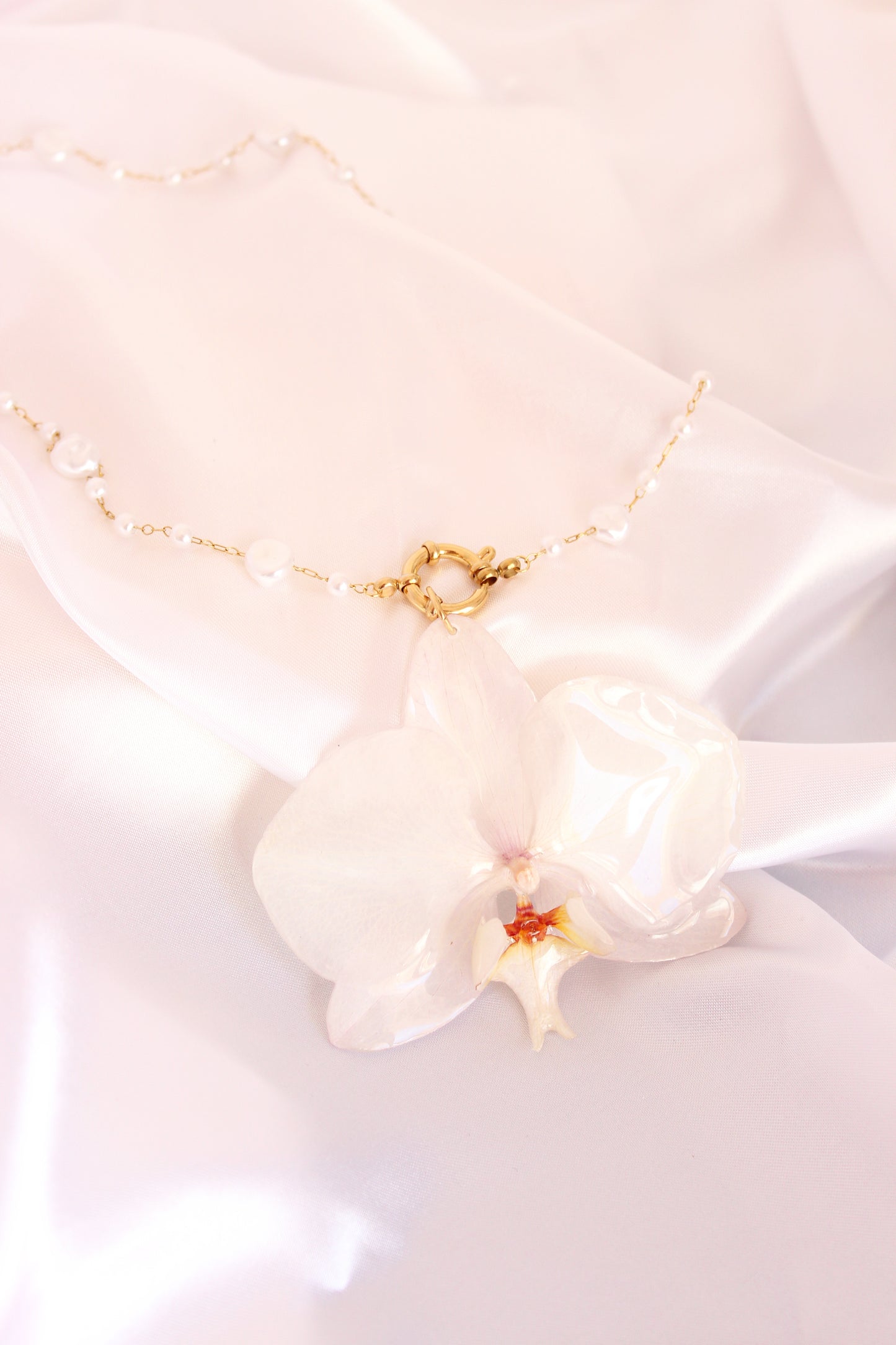 COLGANTE ORQUÍDEA perla