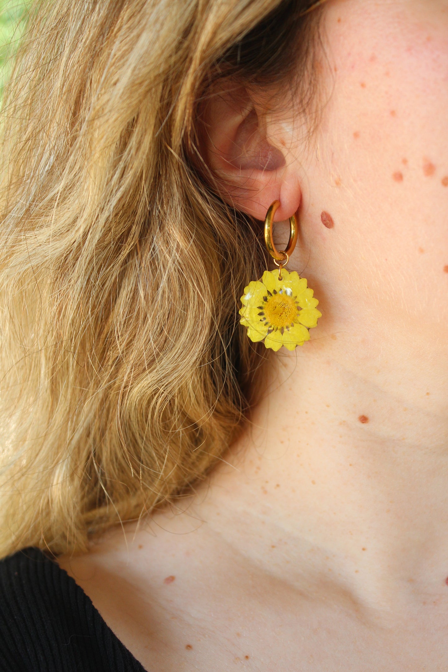 DAISY amarillo
